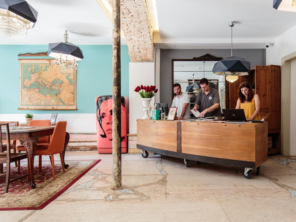 The Indy House - & Acomodação com café da manhã  3*